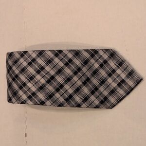 Stafford Men's Black & Gray Plaid 100% Silk Tie